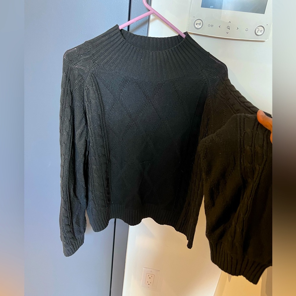 Women’s size XL crop, bell sleeve crewneck sweater. Black